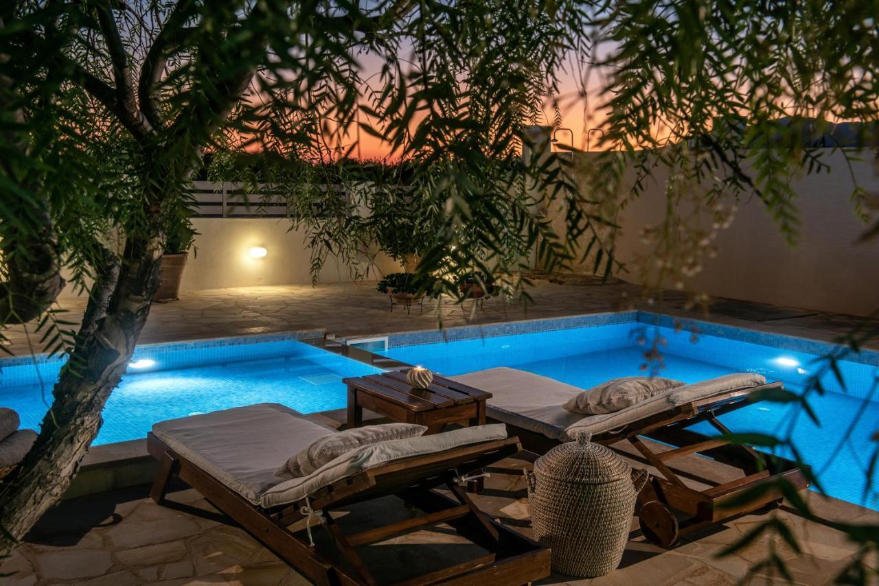 Filothei Beach House With Pool Kalamaki  Exterior photo